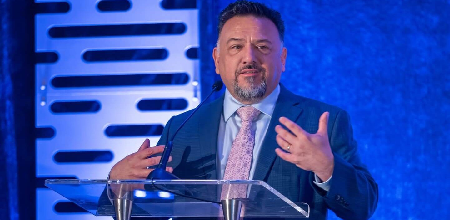 Man speaking at the International Congress of Scleral Contacts (ICSC) 2024